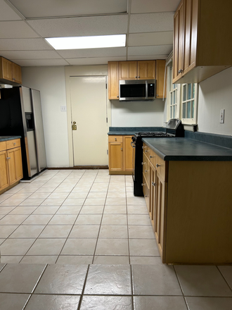 Kitchen, view from family room - Druid Hills/Fairview Rd, 1 Bedroom, 1 Bath, Basement Apt. Beautiful Street