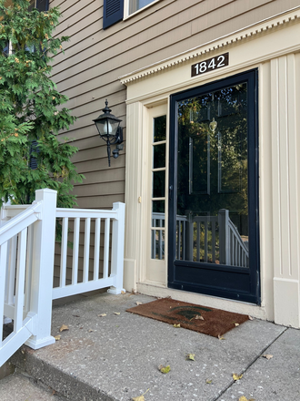 Main entrance with Electronic combo access. - Quiet Private Room Near MSU Campus
