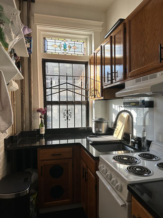 Kitchen - Fully furnished room in 2 bed 1 bath apartment
