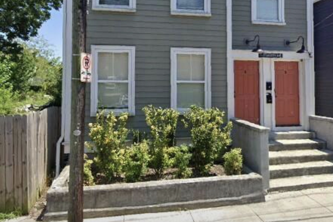 Street view - 5 Strawberry Lane Unit B, 1 mile from medical district