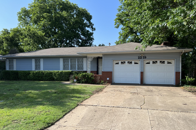 1 - 2219 W. 7th Ave (2Bed/1Bath/2Car/1Office) JUNE $1500