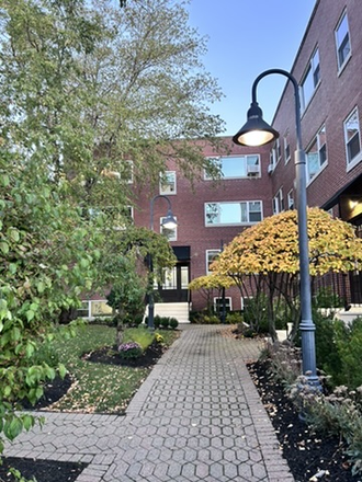 Outside view - Brookline apartment (near T, bus, trader joe's, CVS)