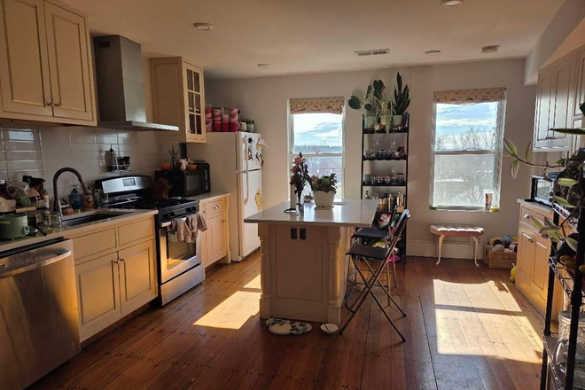 Kitchen! - Chill Student Housing close to NU Campus