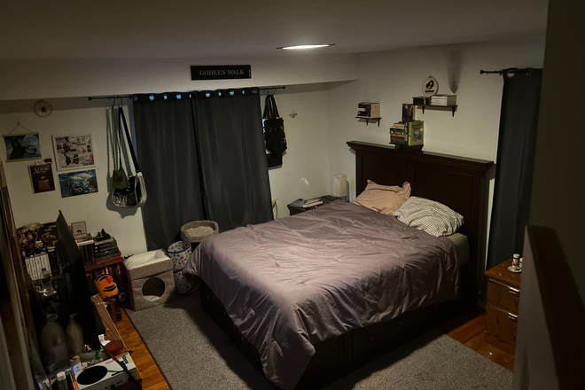 Bedroom - Sublet:Room in shared 3BR home-Edgemere Ave-Plainsboro