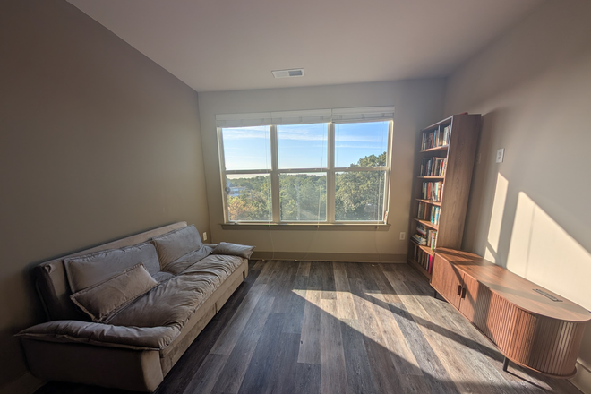 Living space - Domain College Park