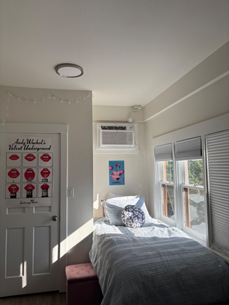 Bedroom - SUBLEASING PRIVATE ROOM ON THE HILL SPRING/SUMMER