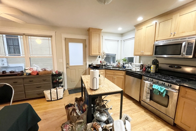 X - Luxury 5 Bed with Garage Parking | Central Air | City Views | 9/1