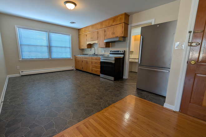 Kitchen/Entry - updated 2 bedroom downtown Christiansburg