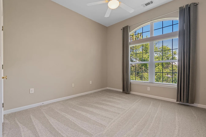 Bedroom 2 - Mira Vista Condos/Apartments, 5 min Drive From MUSC Downtown Campus