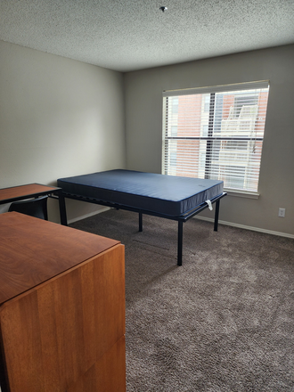 Vacant Bedroom - Clairmont Reserves, 2Bed 2Bath, Across from Clairmont Campus
