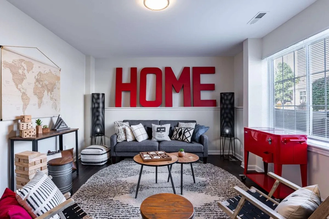 living room - 1Bed 1 Bath All inclusive, Fully Furnished Apartments