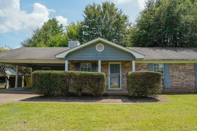 - 1311 Royal Oaks Drive- 3 bed 2 bath located off of 15th Street buy ACA