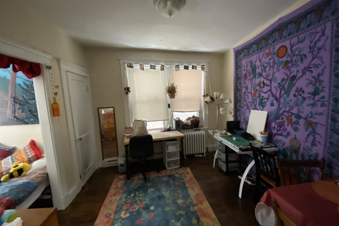 Hub Realty - Handy studio with separate kitchen area, in Fenway