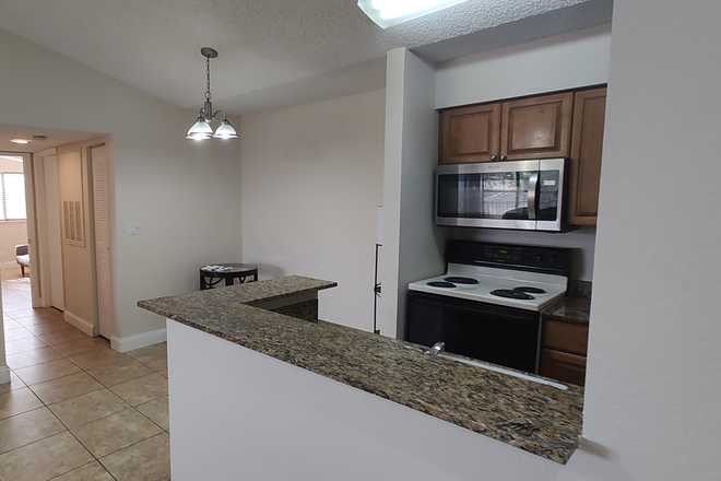 Kitchen - Sundance Apartment (2 BR/2 Bth), Across from Nova