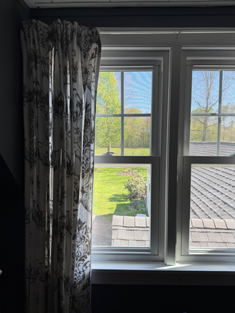 Bedroom - Bedroom/ Private 1/2 Bathroom with shared shower. !0 minutes to UM House