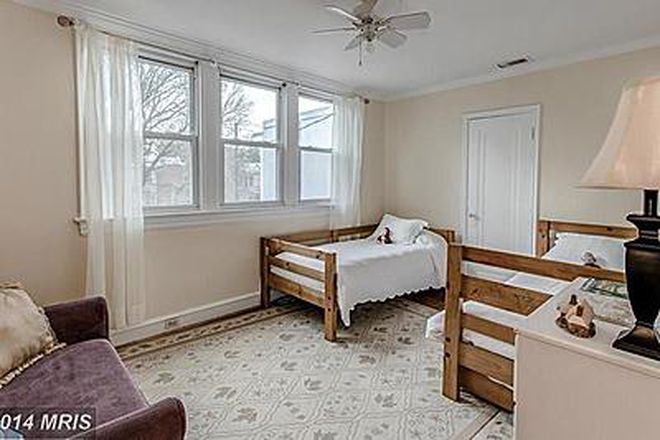 Bedroom - 2028-2029 Large Georgetown townhouse with 2 parking spaces