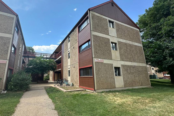 Outside - 1Bedroom in Grad Housing Near CU Boulder