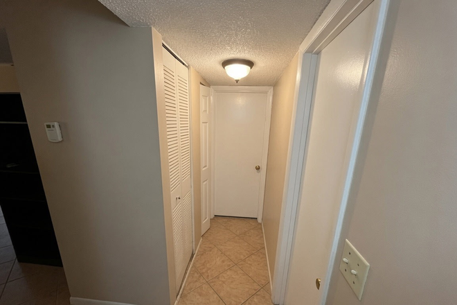 Hallway - Casa Del Rio Condo