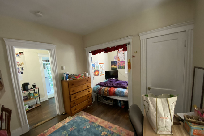 Living - Studio in Fenway NO Brokers Fee!!!! Apartments