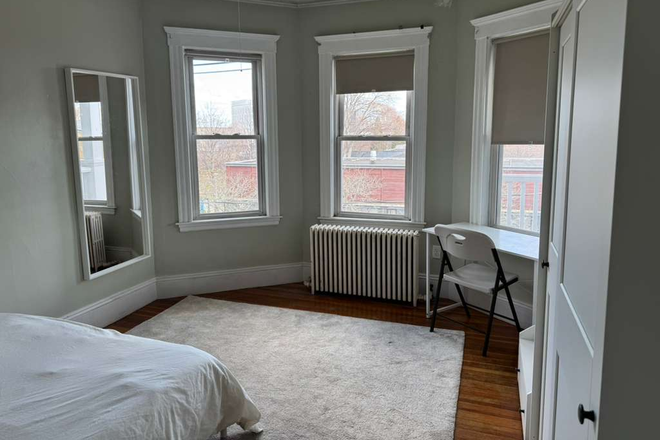 Bedroom - UNFURNISHED - Spacious, Sunlit Room in Charming 3BR Near Harvard SEAS & HBS Apartments