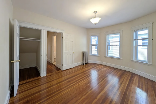 Bedroom for lease - Apartment close to Tufts campus