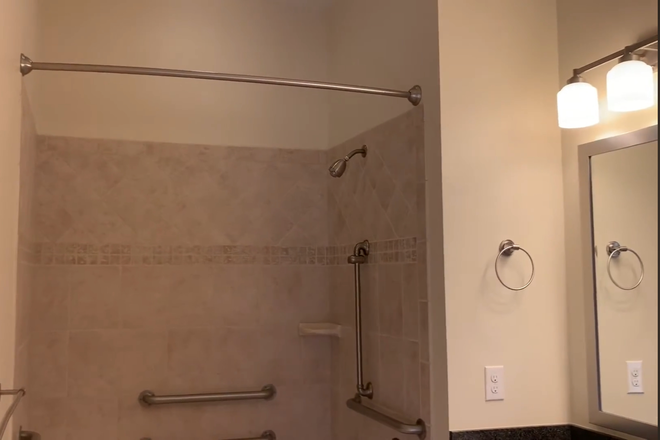 bathroom 1 shower/tub - Trinity Commons