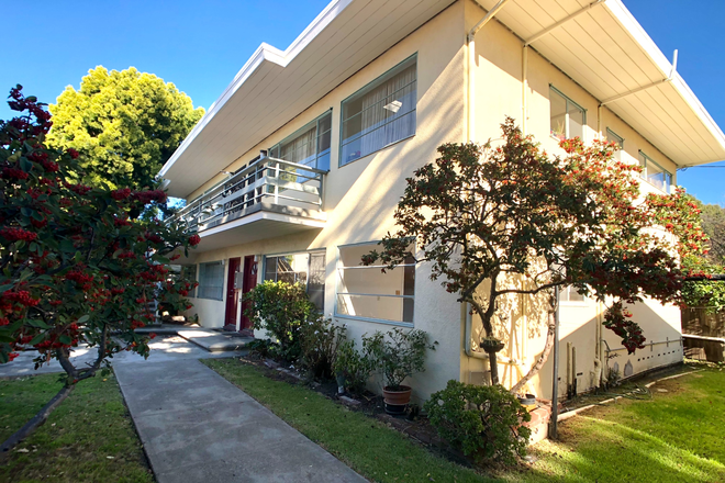 exterior 1615 Carleton Street - Spacious sun-filled top-floor 2BD/1BA, serene garden setting , in-unit laundry, dishwasher, gas heat