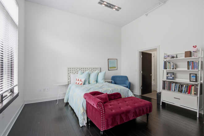 Guest Bedroom - Luxuary Condo in Midtown