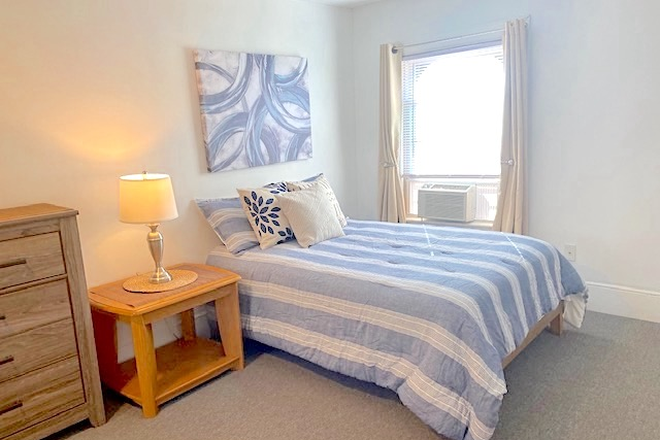 Bedroom 1 - Tufts - HUGE Furnished Room w/AC & All Included