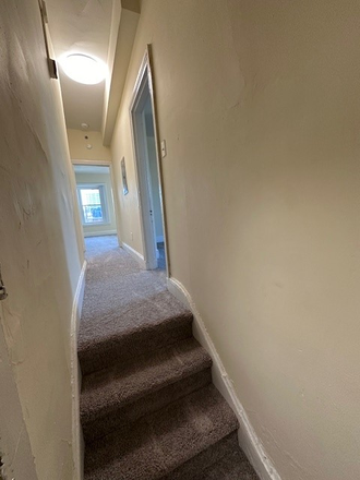 Entrance Hallway - Academic Properties Inc Apartments