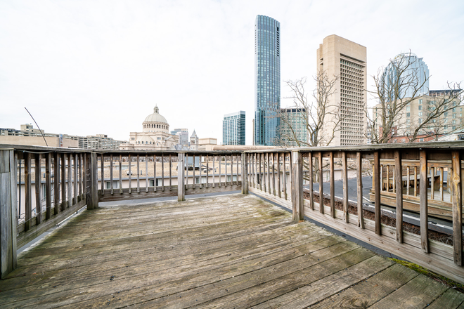a - LARGE PRIVATE ROOFDECK! Apartments