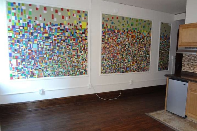 entry - Large studio in walking distance to Jefferson Apartments