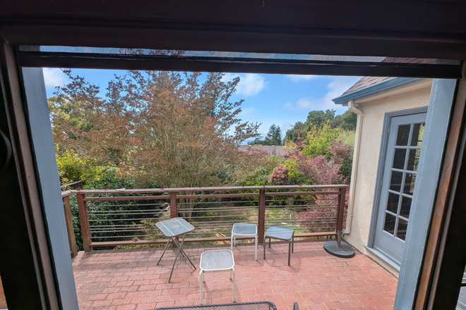 Balcony - Beautiful Craftsman 1 Br 1 Ba Private Residence with big back yard