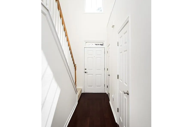 Hallway - Spacious 4 bedroom house, minutes from Emory and CDC