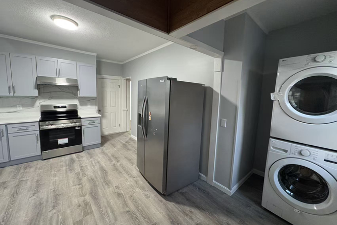 Kitchen - One bedroom left in a 3-bed, 1-bath apartment