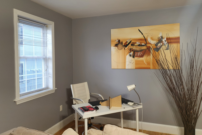 Office desk area - NO FEE: Beautiful Furnished Bedroom in Fort Hill (near Mission Hill), Boston