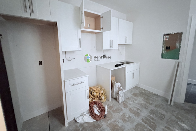 1 - Renovated Apartments Beacon Hill NO BROKER FEE