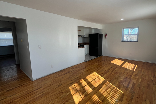 Living and Dining Room - 210 South Beech Apartments