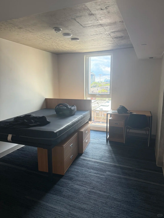 Bedroom - CampusOne Summer Sublet – Private Room in 2B1B, 3 Min to UofT, Furnished
