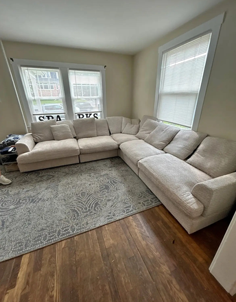 Living room - Home walking distance to campus