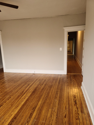 Bedroom - 2-bedroom apartment and private deck close to Homewood Campus