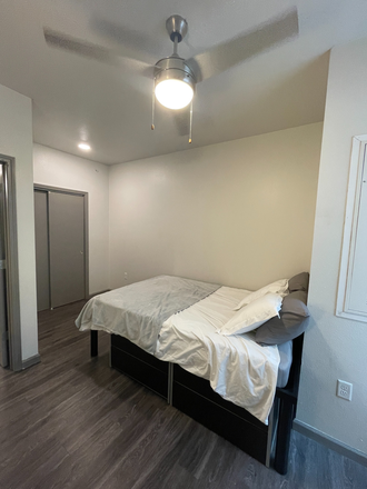 Private bedroom - Lease Takeover: Furnished Room Available Late September