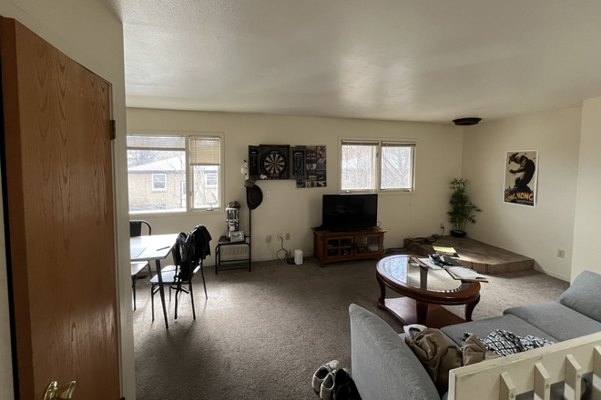 Living Room - Apartment close to campus for summer