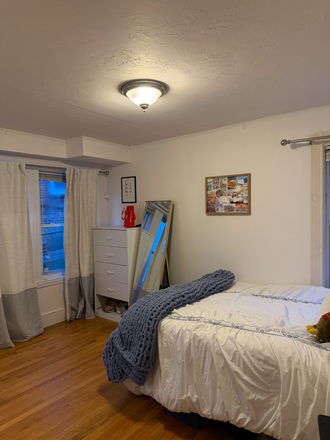 Bedroom up for sublet - Room Available for Spring Semester 2027!! 15 Kirkwood Rd, right near BC House