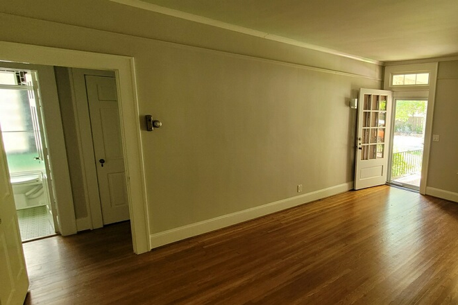 Photo - Two bedroom apartment in a house adjacent to Emory Campus. CONVENIENCE.