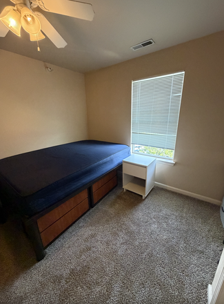 Bedroom - Lark West Lafayette 4B/4B Spring Lease Apartments