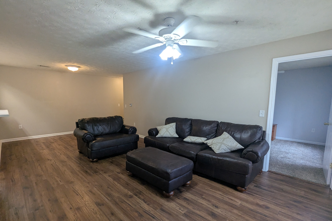 Living Room - 4 bedroom/4 bath unit at the Edge ($600/bedroom)