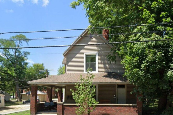 - 461 Vine Street - 8BR/3.0BA