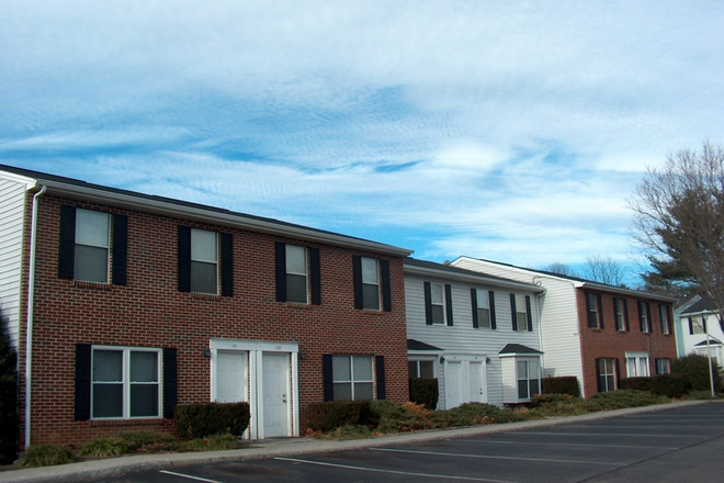 - 4 Bedroom 2.5 Bath Townhouse