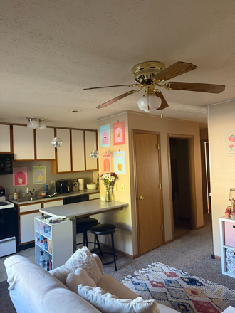 living room/entrance view - Crestview Apartments